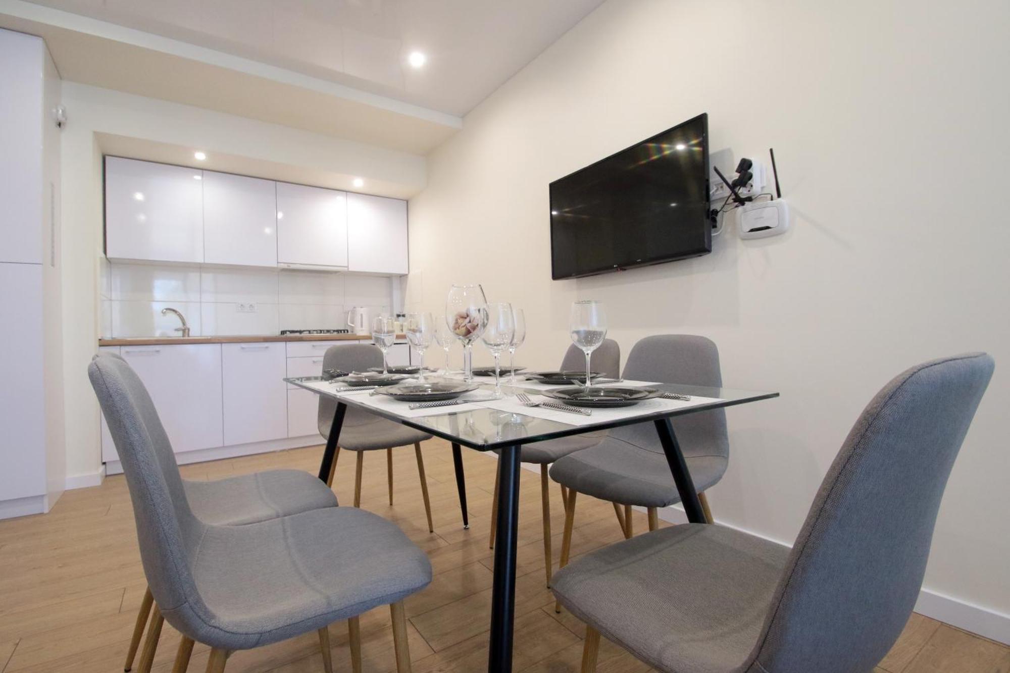 Lviv Nest Center Aparts Bagian luar foto